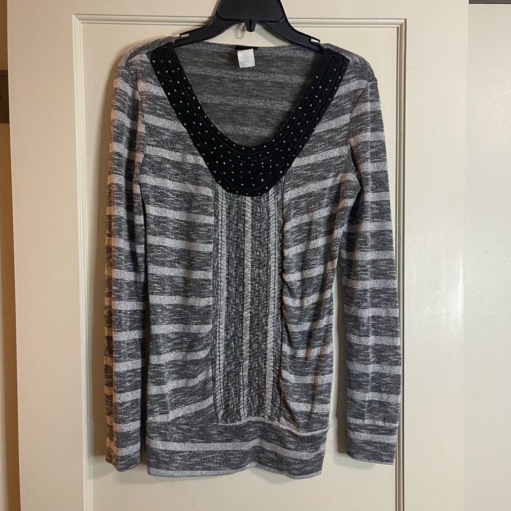 Daytripe gray stripped long sleeve top. Size large.  Good condition.